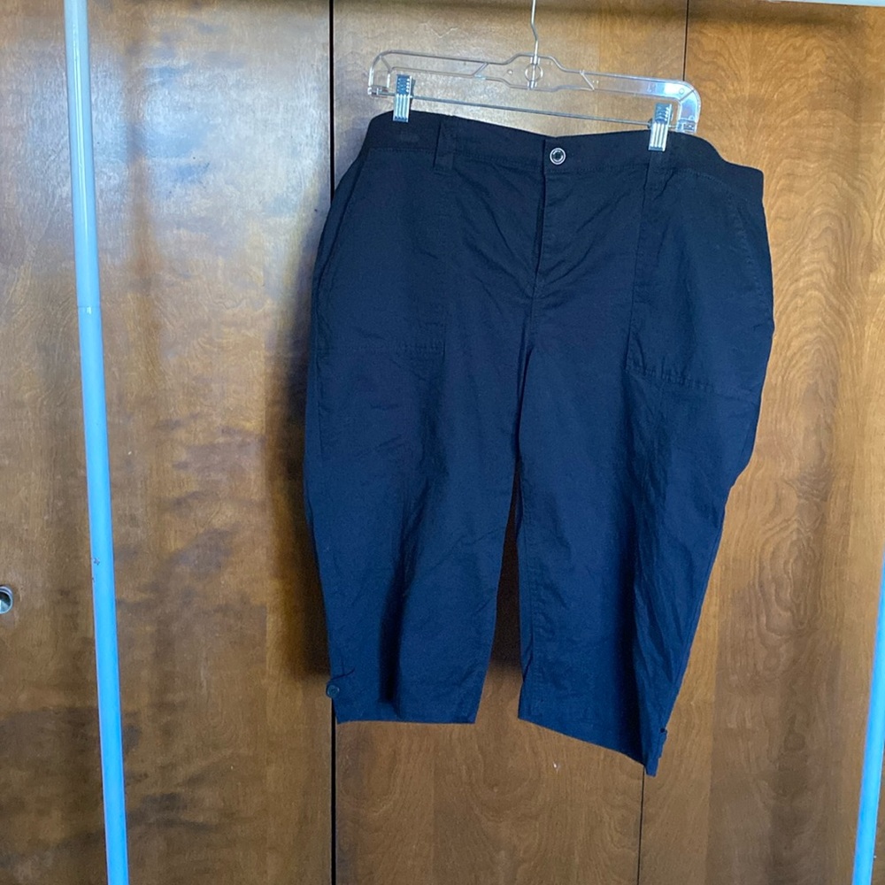 EUC WOMENS SHORTS